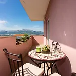 Utopia Апартаменты *