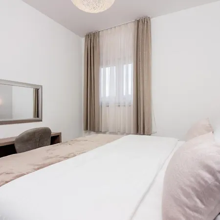 Apartment Utopia *