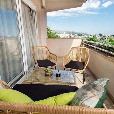 Utopia Apartment